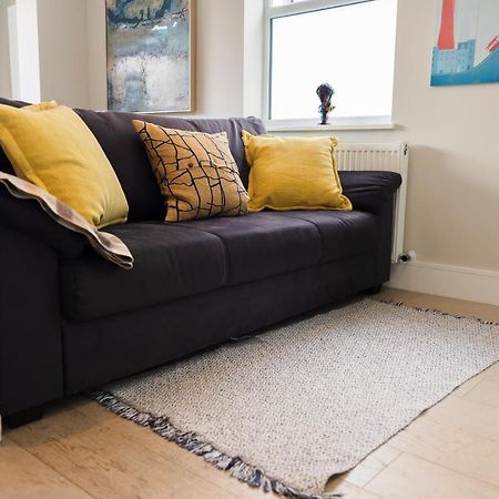 Star London Bell Lane 3-Bed Haven Apartment Hendon Ngoại thất bức ảnh
